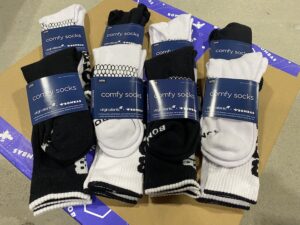 Virgin Atlantic [Large] Vertical Bombas Logo Calf Socks Black and White